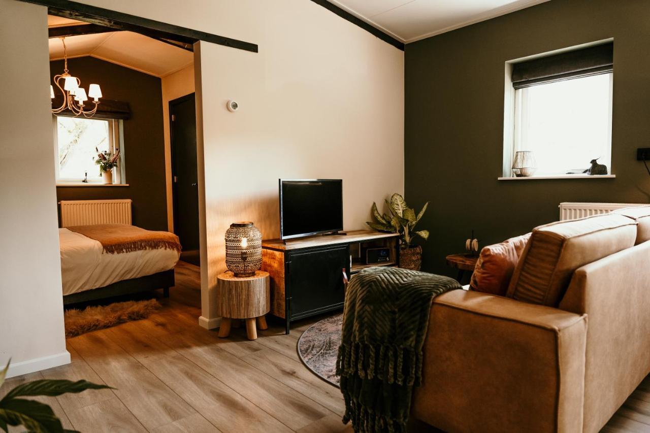 Vila In De Tuin In Gees Exteriér fotografie