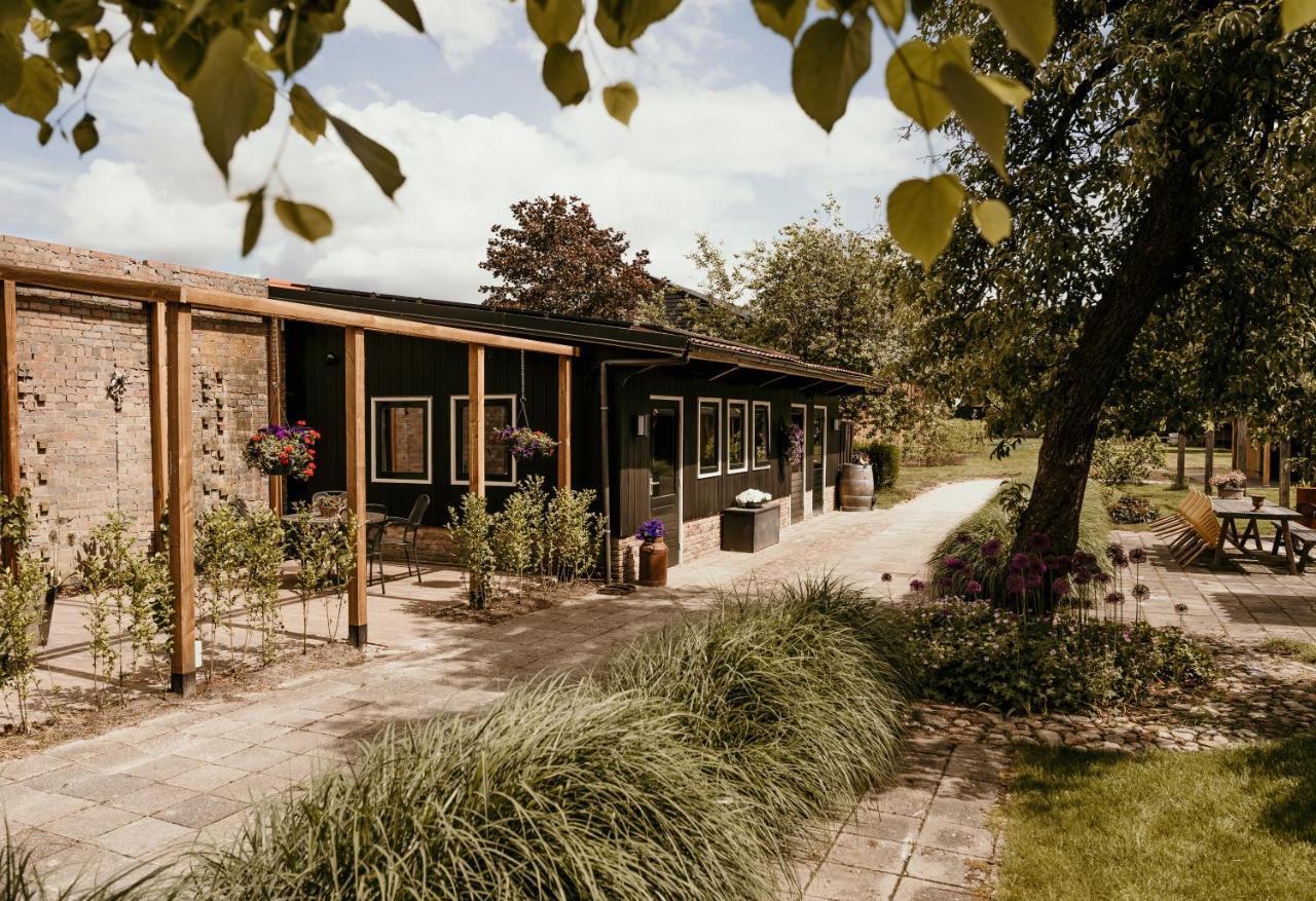 Vila In De Tuin In Gees Exteriér fotografie