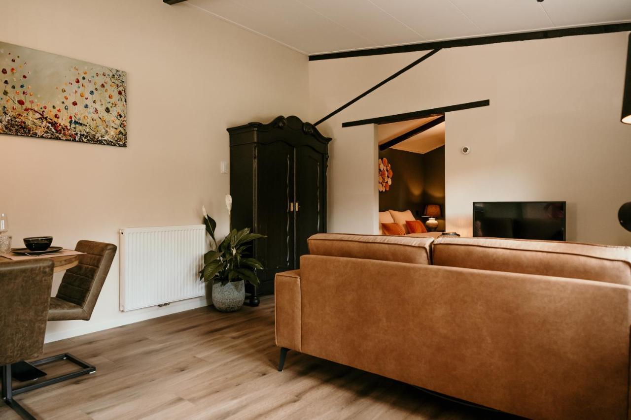 Vila In De Tuin In Gees Exteriér fotografie