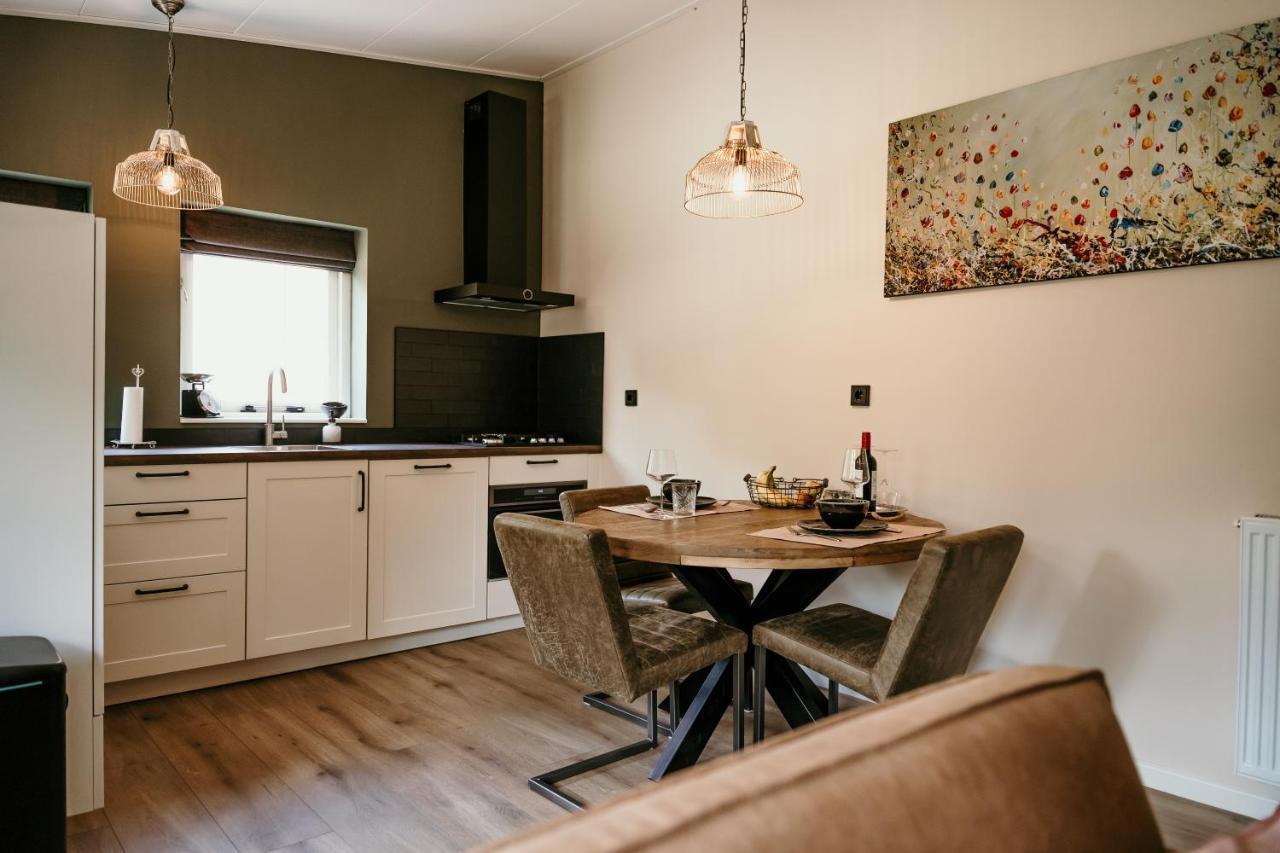 Vila In De Tuin In Gees Exteriér fotografie
